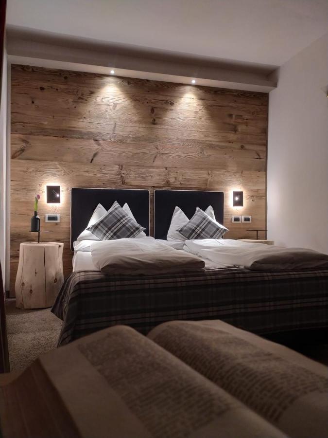 Romantic Hotel Excelsior Cavalese Esterno foto