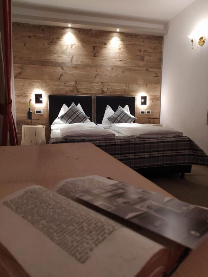 Romantic Hotel Excelsior Cavalese Esterno foto