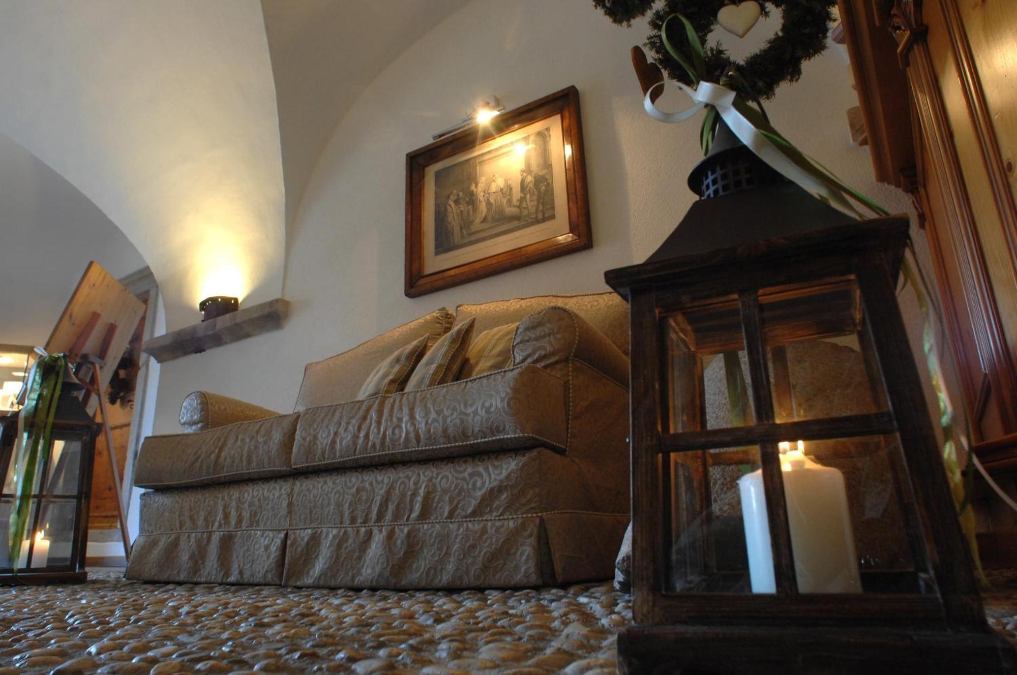 Romantic Hotel Excelsior Cavalese Esterno foto