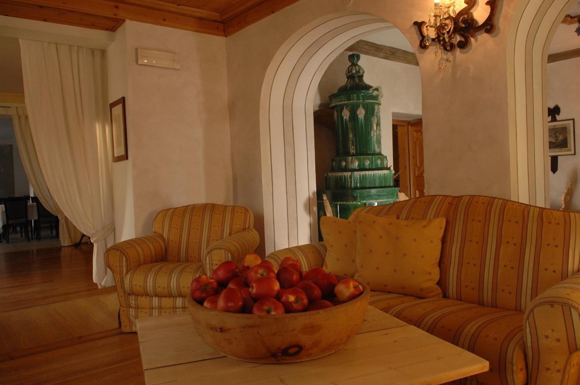 Romantic Hotel Excelsior Cavalese Esterno foto
