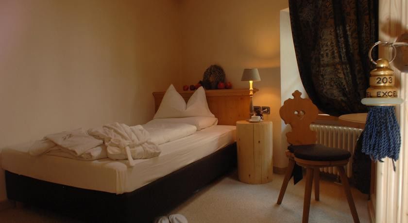 Romantic Hotel Excelsior Cavalese Esterno foto