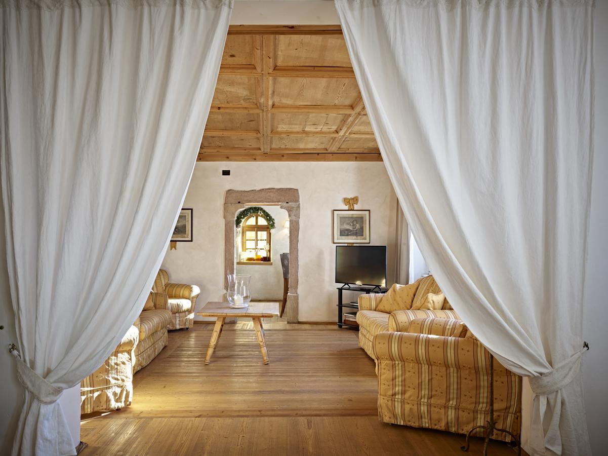 Romantic Hotel Excelsior Cavalese Esterno foto