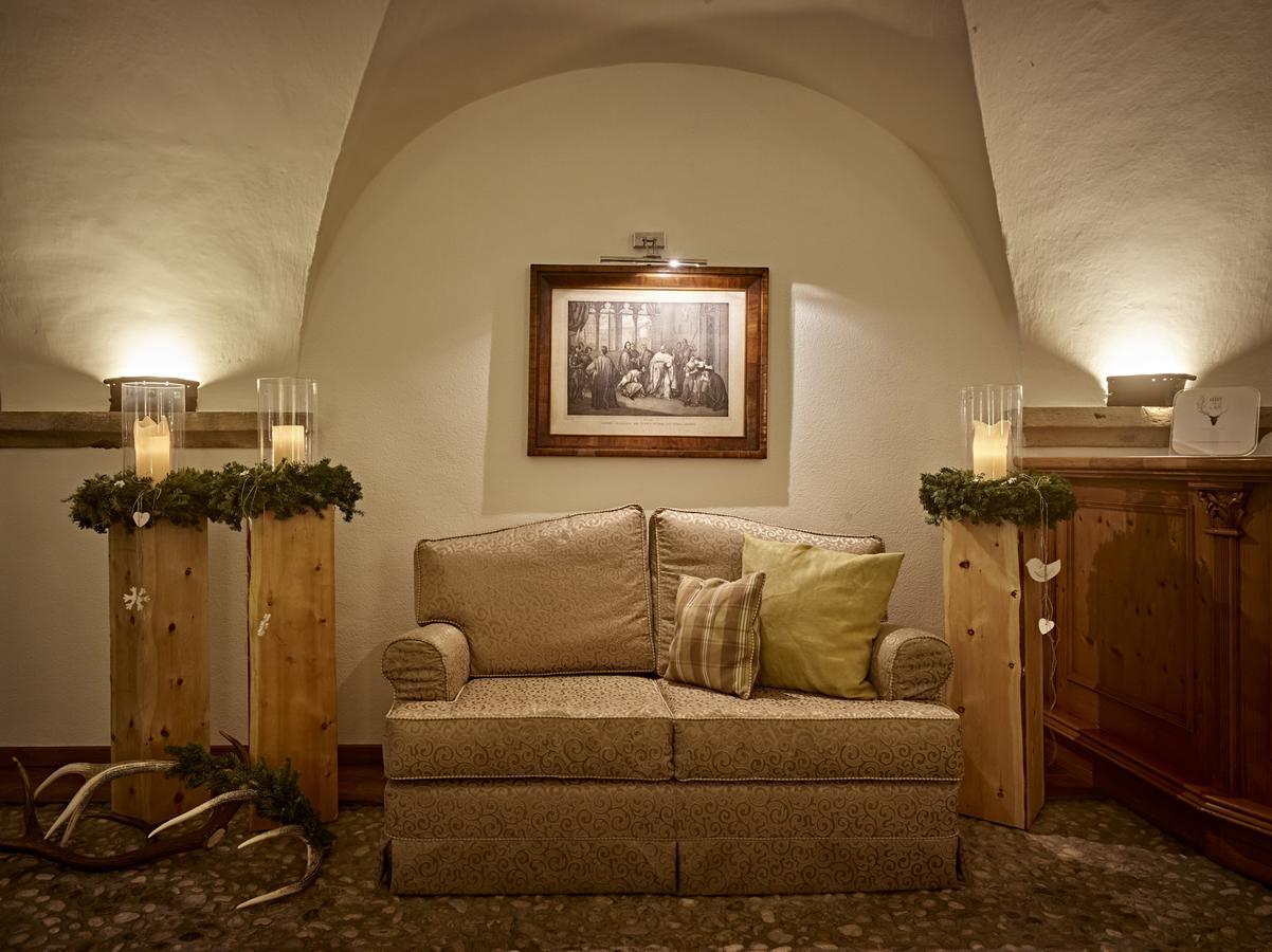 Romantic Hotel Excelsior Cavalese Esterno foto