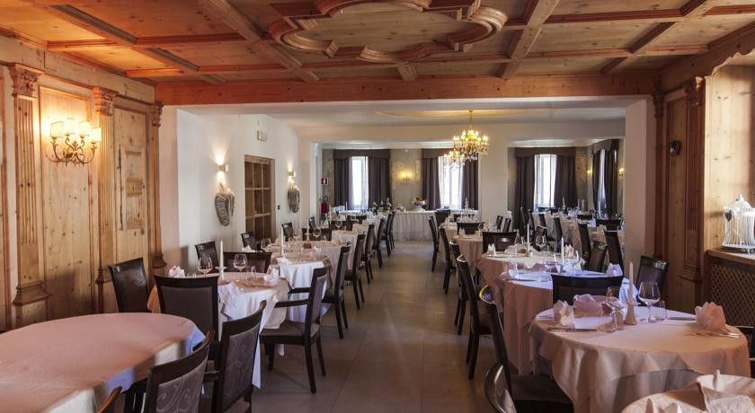Romantic Hotel Excelsior Cavalese Esterno foto