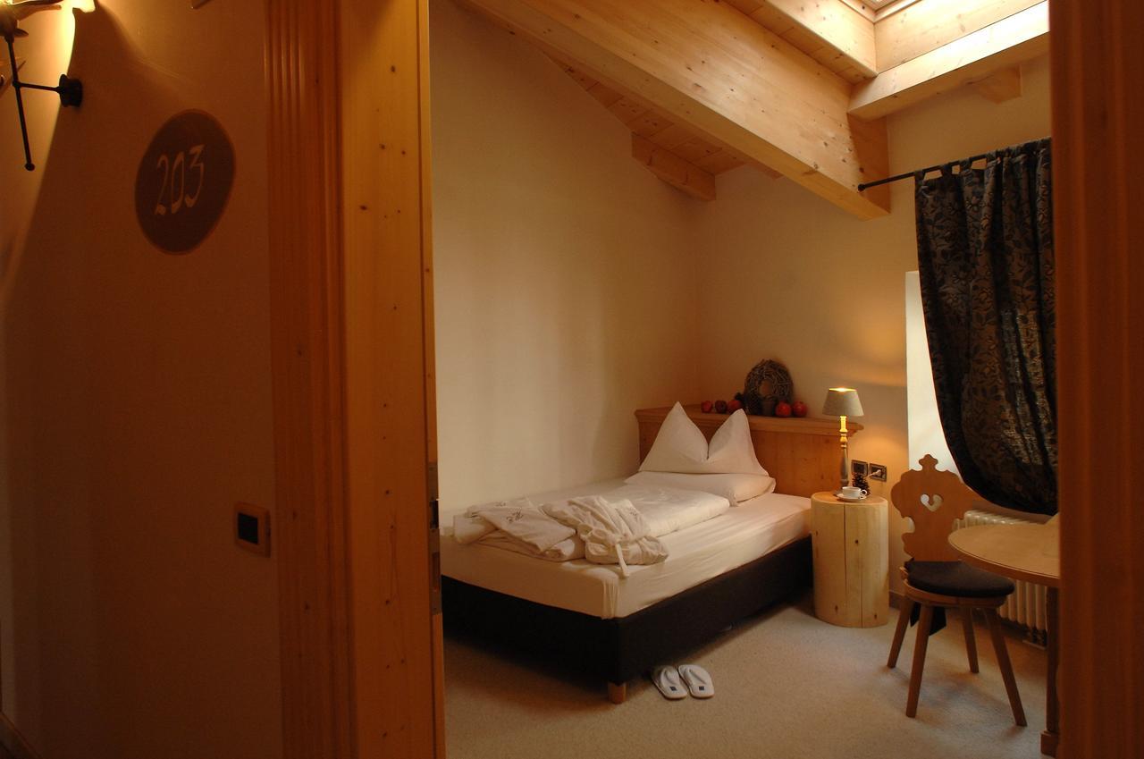 Romantic Hotel Excelsior Cavalese Esterno foto