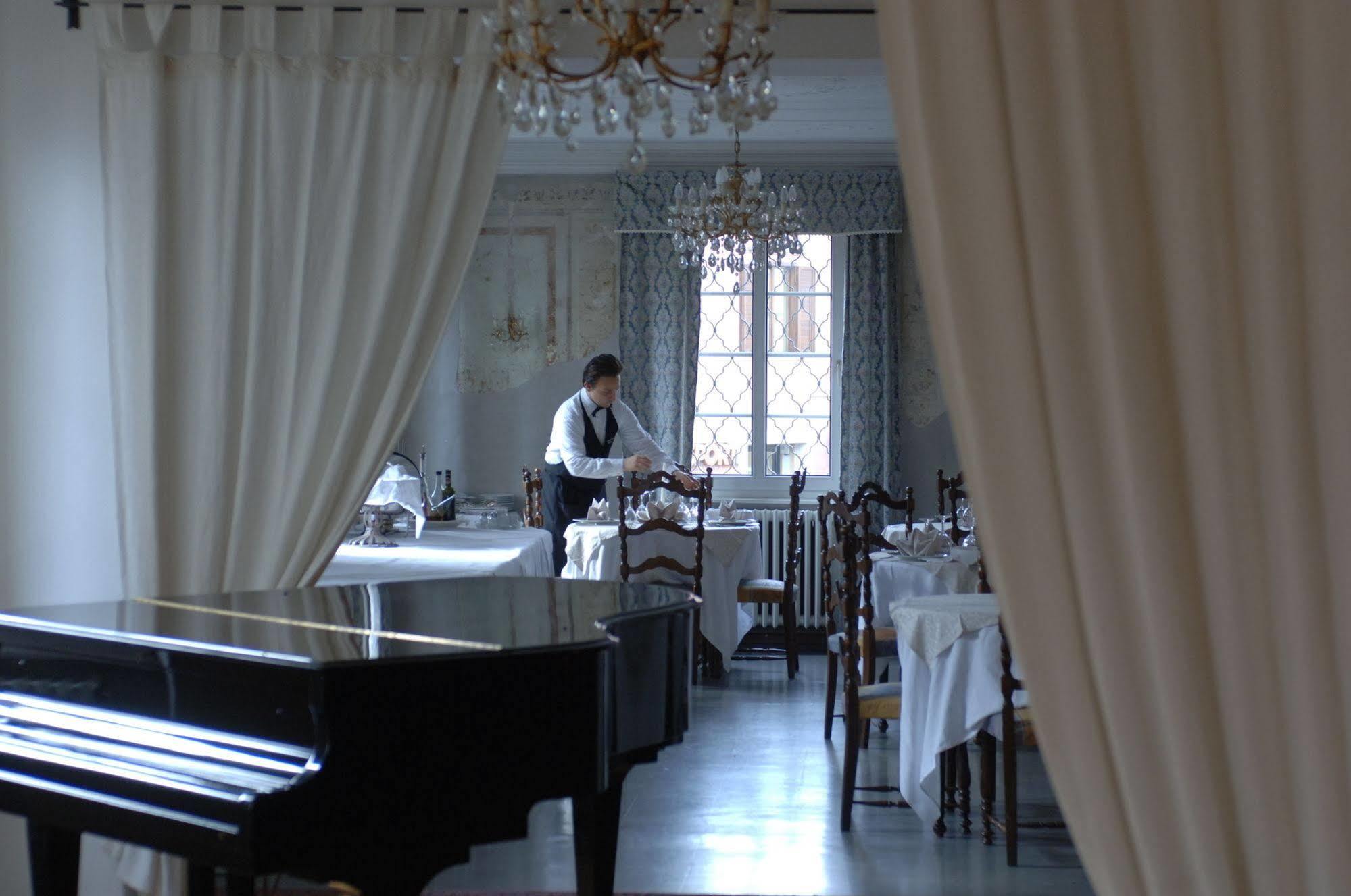 Romantic Hotel Excelsior Cavalese Esterno foto