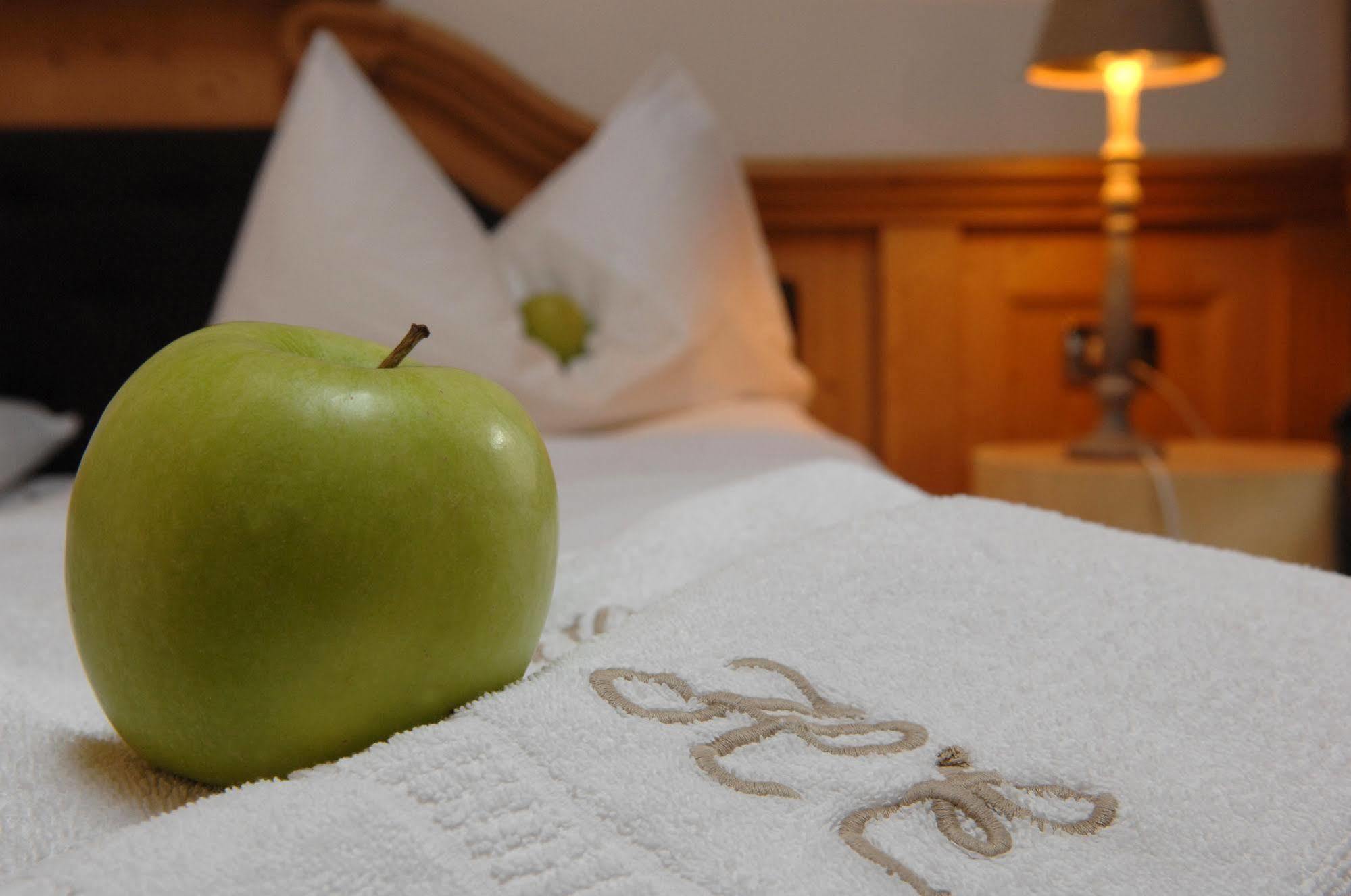 Romantic Hotel Excelsior Cavalese Esterno foto
